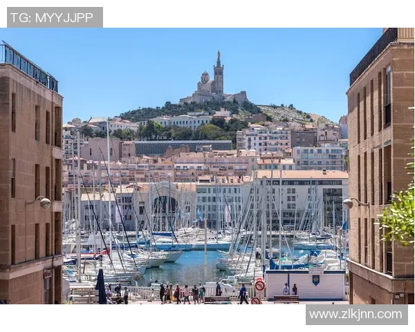 探索埃斯特旺的魅力与历史深度，揭示这座城市的独特风情与文化底蕴